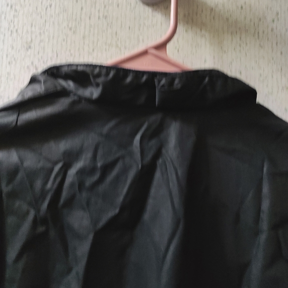 Thunderbird coupe Black Windbreaker with Ribbed Collar and Zipper Closure - Picture 11 of 13